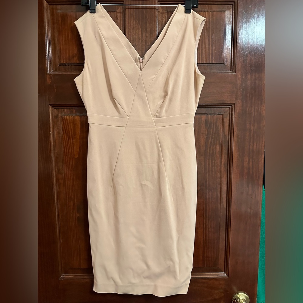 Reiss sleeveless peach colored dress - worn twice. No flaws.